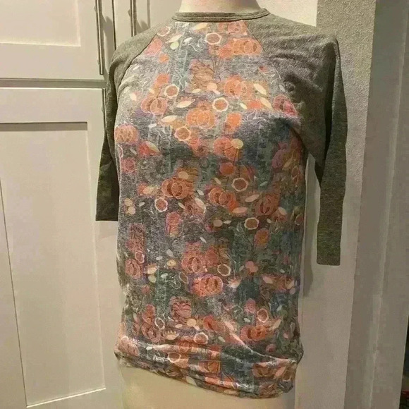 Lularoe Tee - Picture 1 of 4
